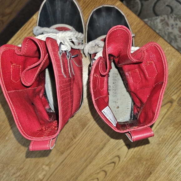 Sorel womens 7. Missing inside liner and original laces. - Picture 3 of 10